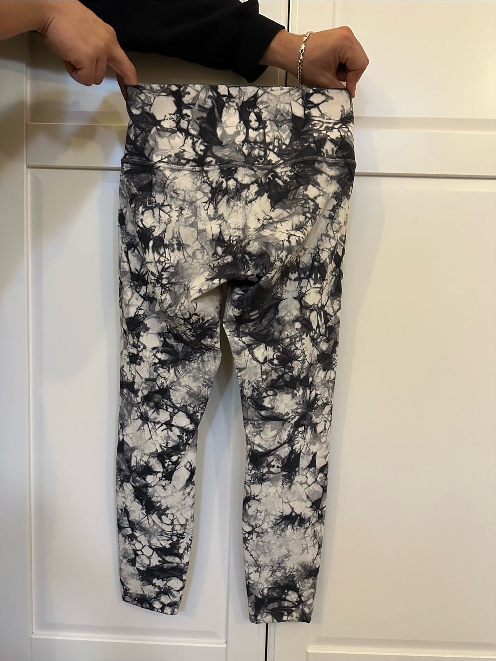 lululemon athletica Black & White Tie-Dye Ankle Leggings